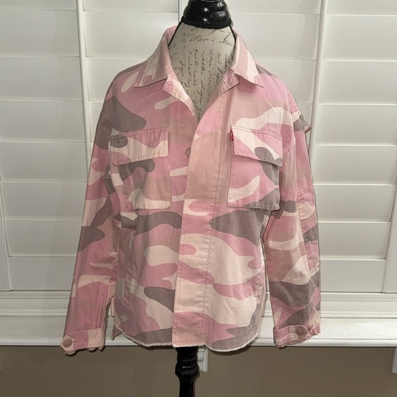 Levi's Camouflage Lightweight Utility Jacket Pink - Picture 1 of 13